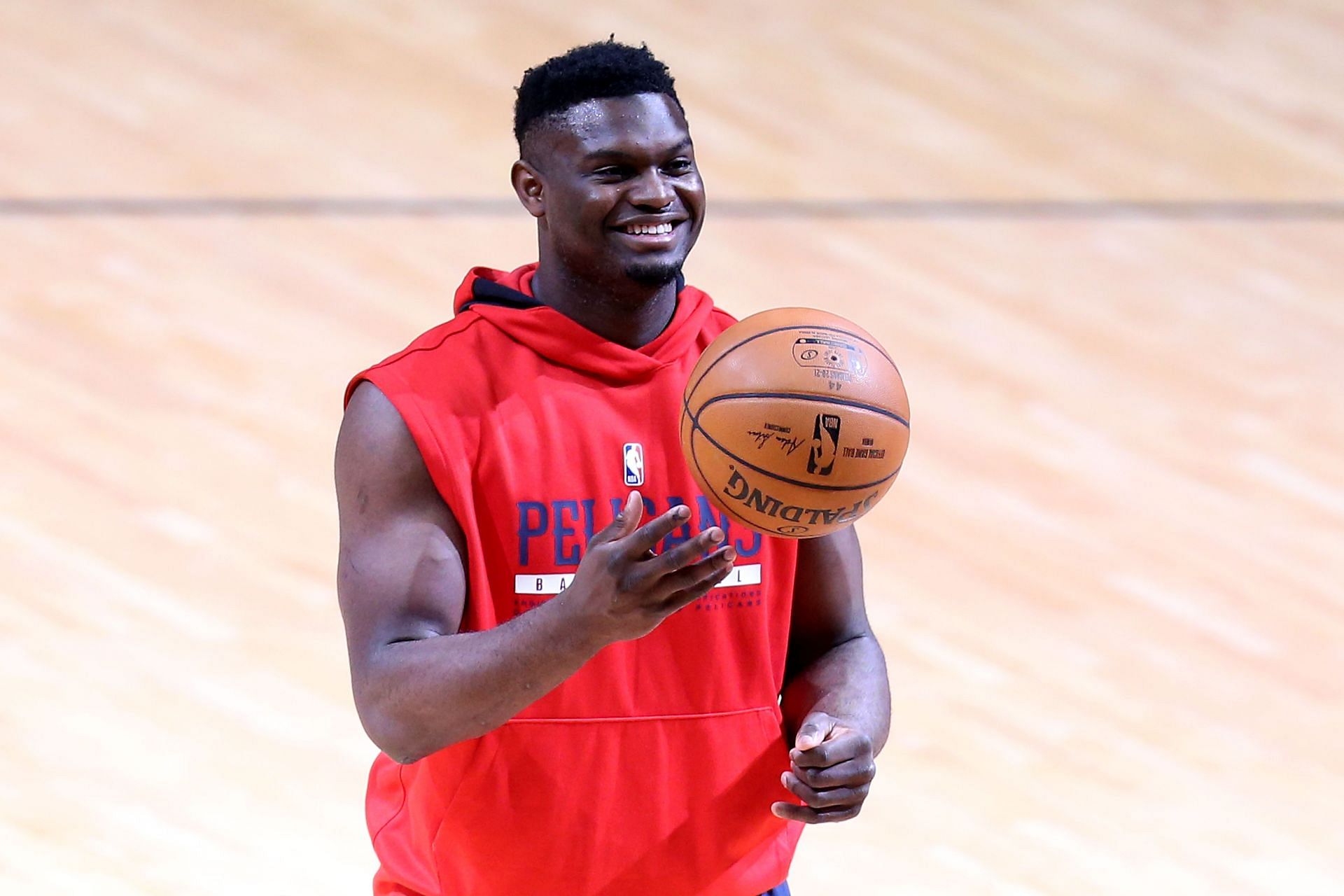 Zion Williiamson warming up before a game